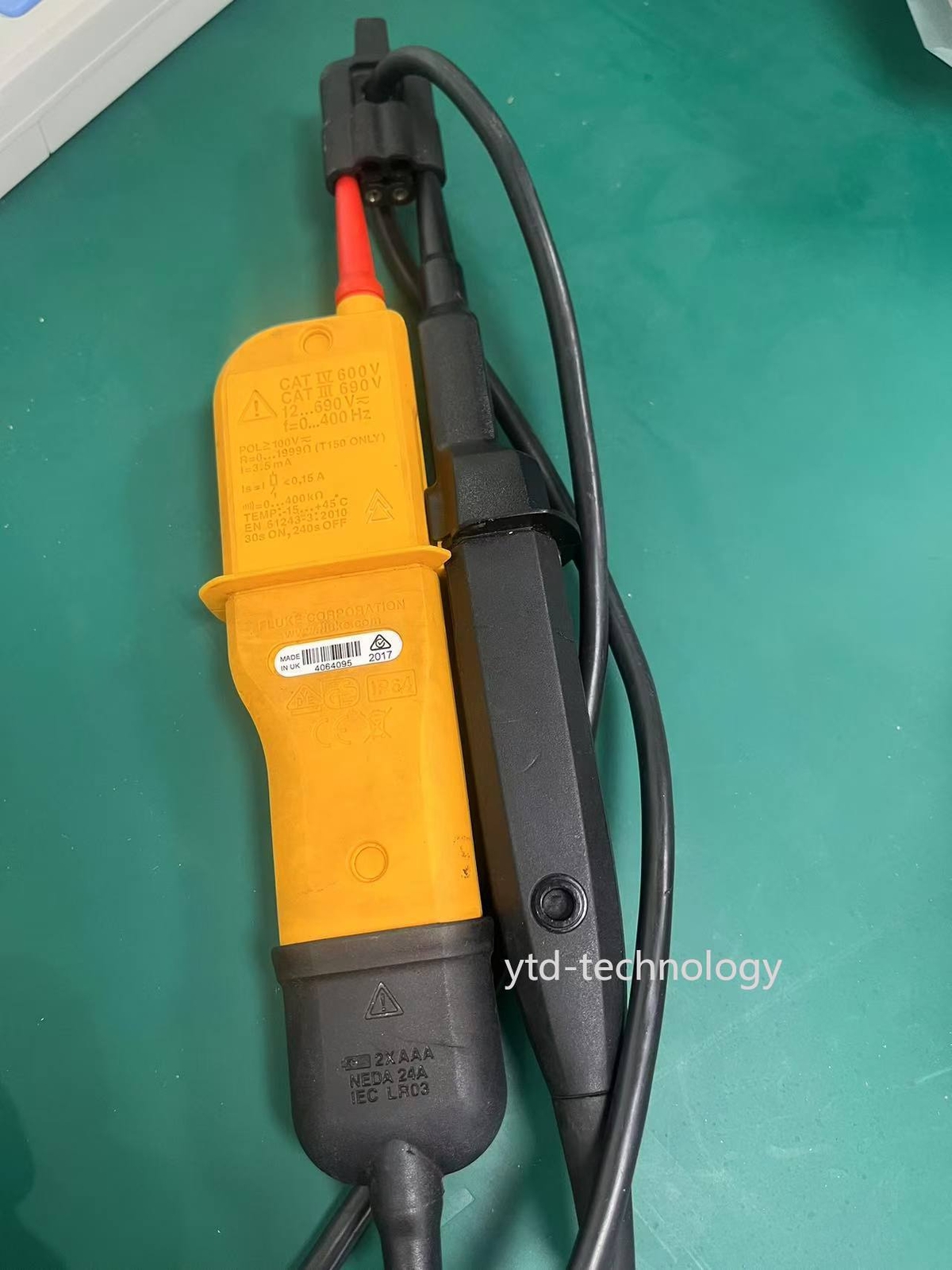 Fluke T130 Two-pole Voltage &Continuity Electrical Probe Tester or flukeT130VDE-