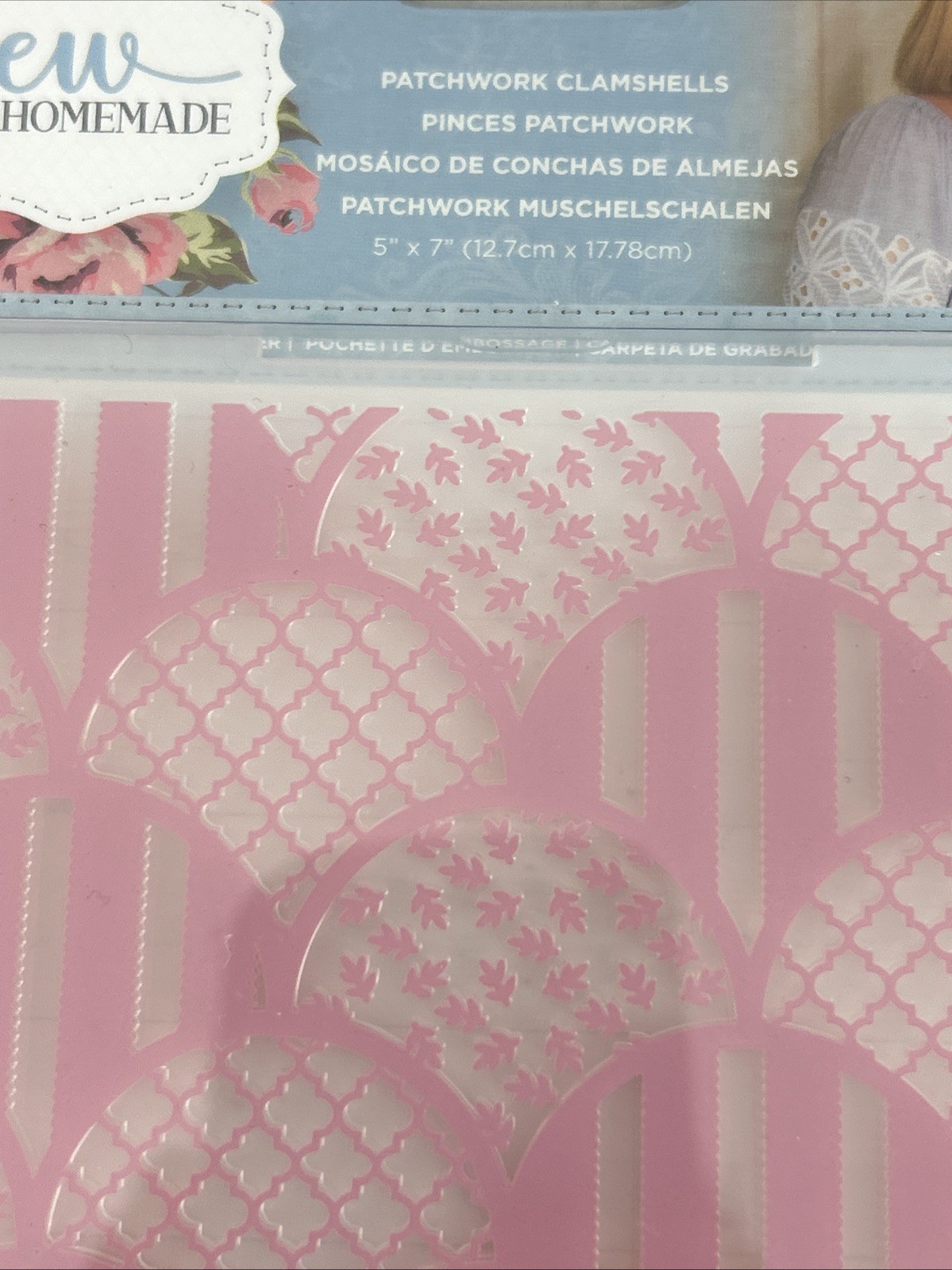 Crafter's Companion Sew Homemade Patchwork Clamshells 5" x 7" Embossing Folder