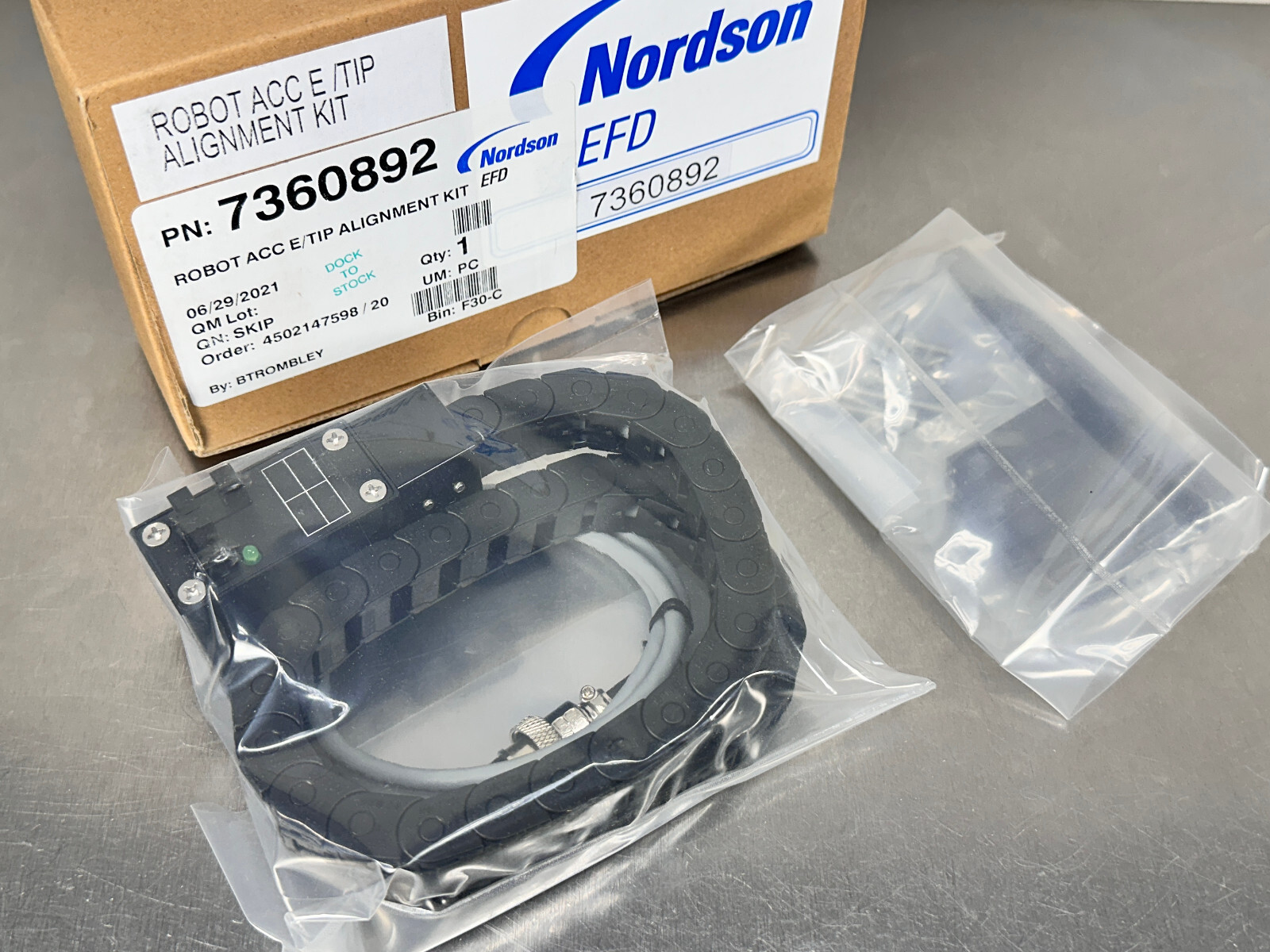 Nordson EFD 7360892 Tip Aligner for Optical Sensing Robot E/Tip Alignment Kit