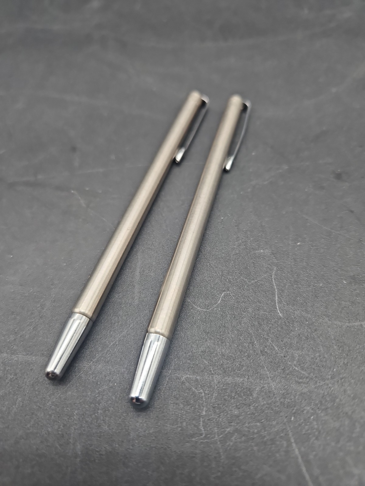 PAIR Vintage Emphasis Pocket Pointer Telescopic Metal Pen W/ Arrow Clip