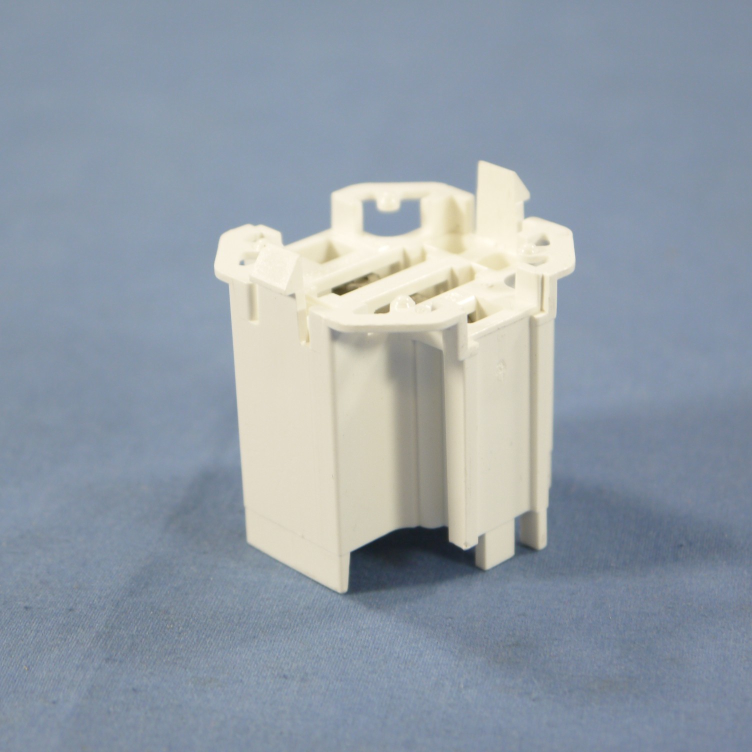 Leviton 26725-429 Compact Fluorescent Snap-In Lamp Holder Light Socket G24q-3