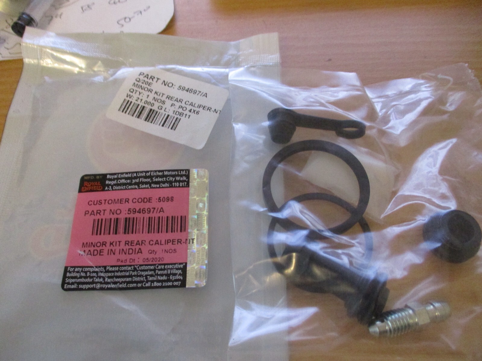 GENUINE ROYAL ENFIELD BRAKE CALIPER REPAIR KIT REAR 594697/A SEE DESCRIPTION