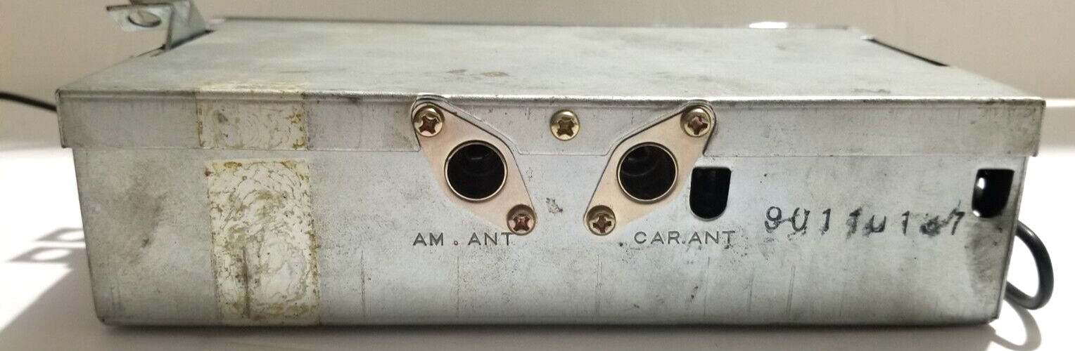 Inland Dynatronics Universal Manual Tuned All Transistor 12 Volt Radio Vintage
