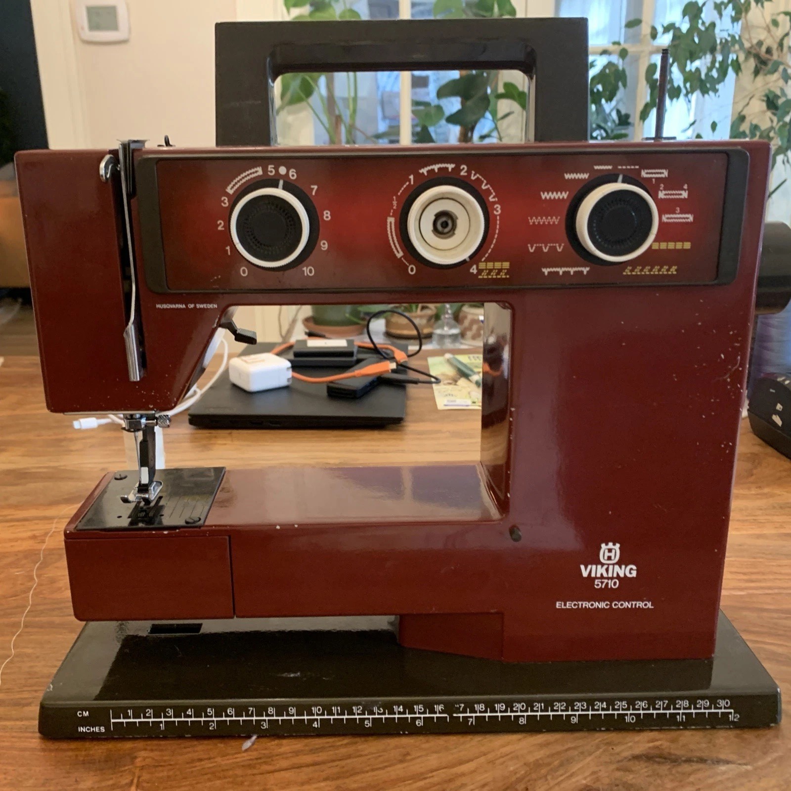 Vintage Husqvarna Viking 5710 Pedal & Sewing Machine With Cover -Parts or Repair