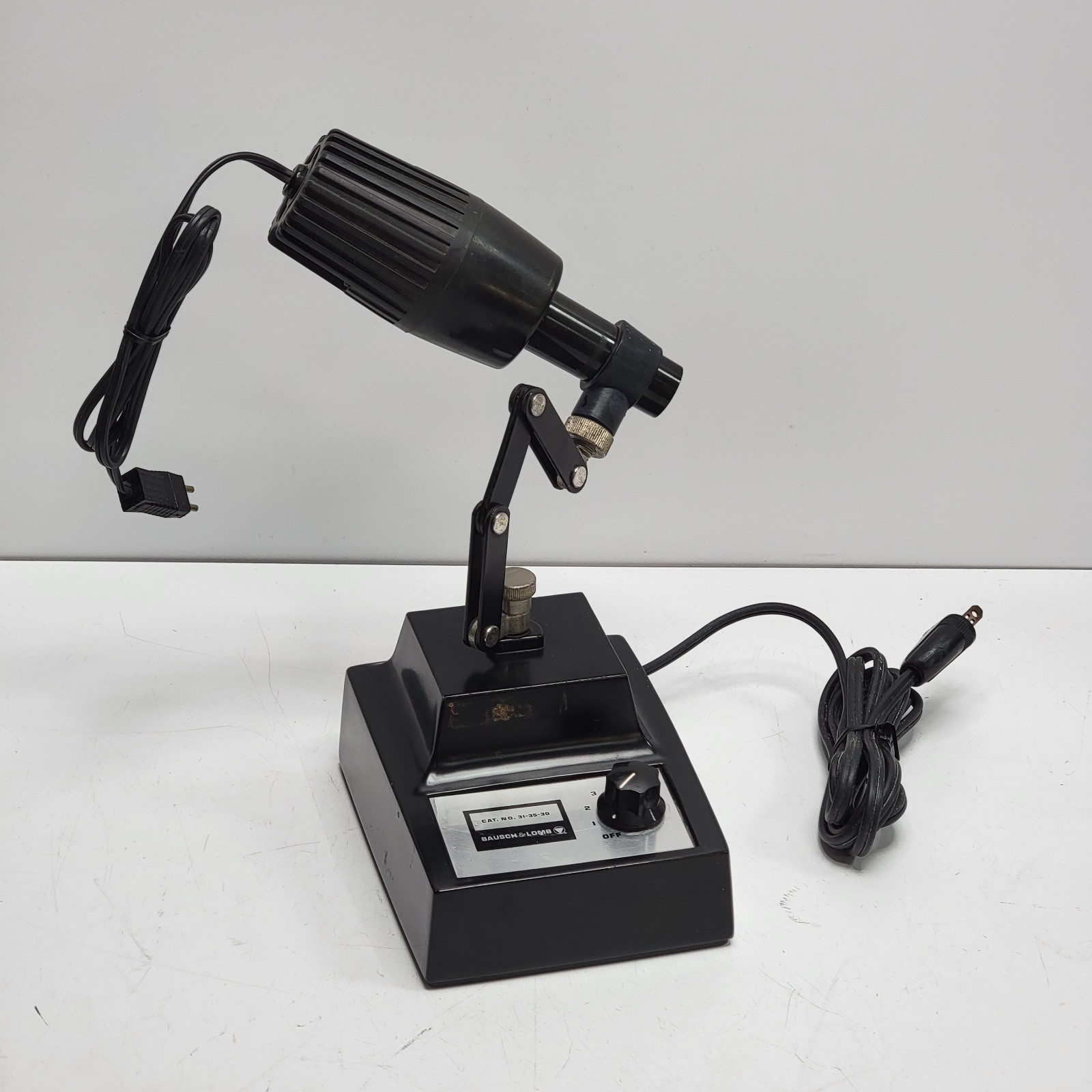 BAUSCH & LOMB ADJUSTABLE MICROSCOPE LIGHT ILLUMINATOR CAT. NO. 31-35-30