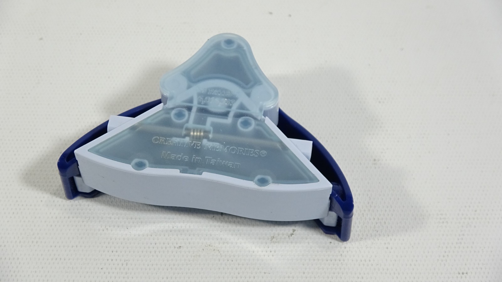 Creative Memories Round Corner Shaper Punch