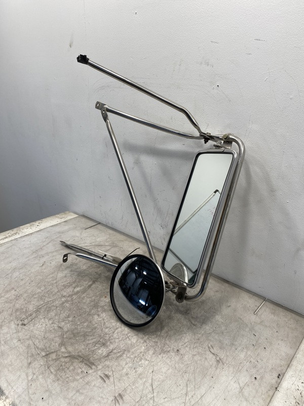 2009 Freightliner FLD Classic Mirror (613-14904)