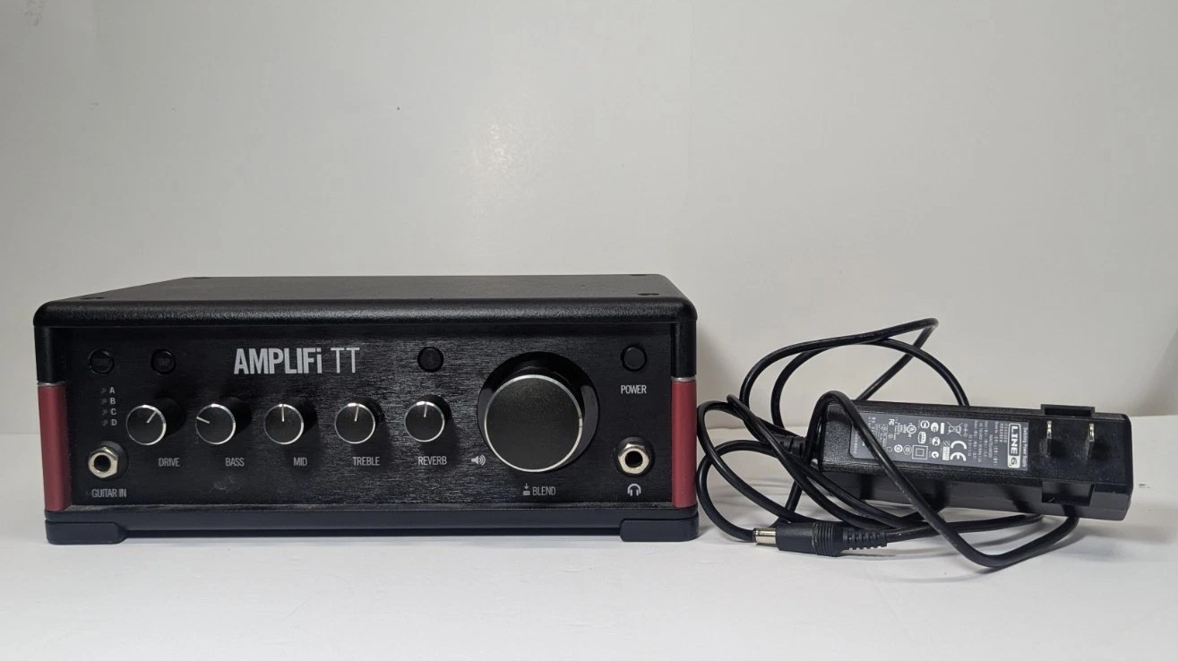 Line 6 Amplifi TT Guitar Modeler Amp with Bluetooth playback and 9v Power cable