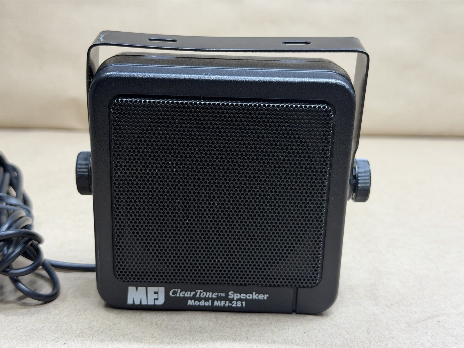 MFJ-281 Ham Radio ClearTone External Speaker with Mounting Bracket