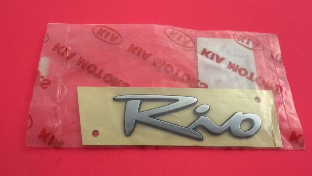 05 08 11 KIA RIO TRUNK CHROME EMBLEM 86322 1G000