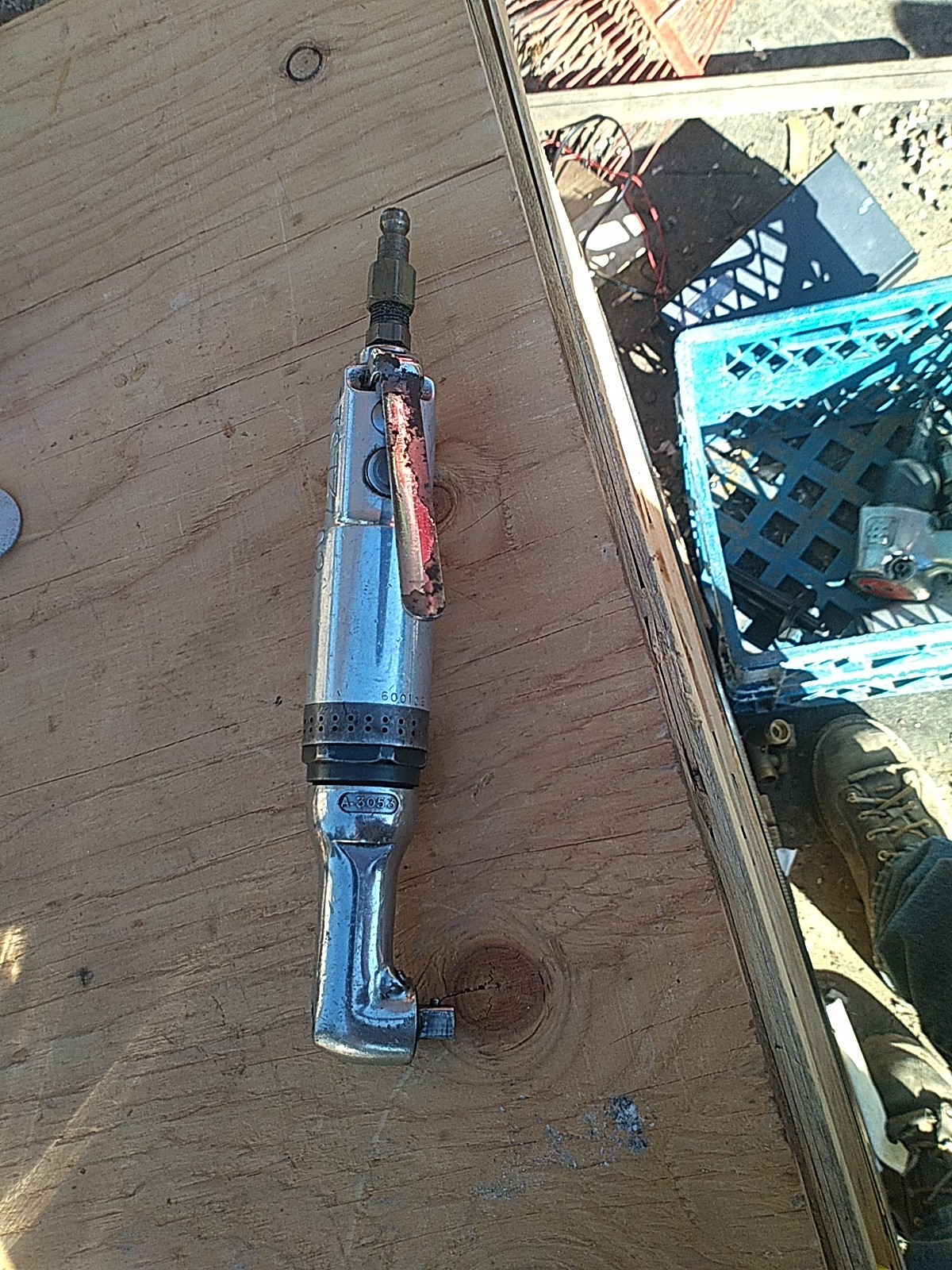USED STANLEY 10" INLINE PNEUMATIC DRIVER A30LATA-11, 1025 RPM