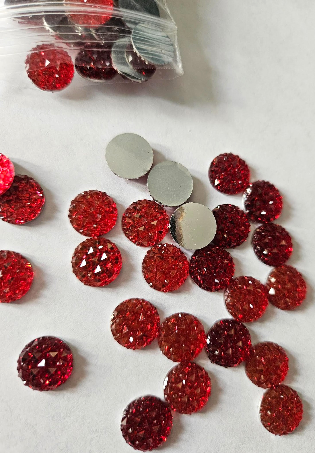 CraftBuddyUS 50 x 12mm Stunning RED Round Moon Rock Flatback Crystal Gem