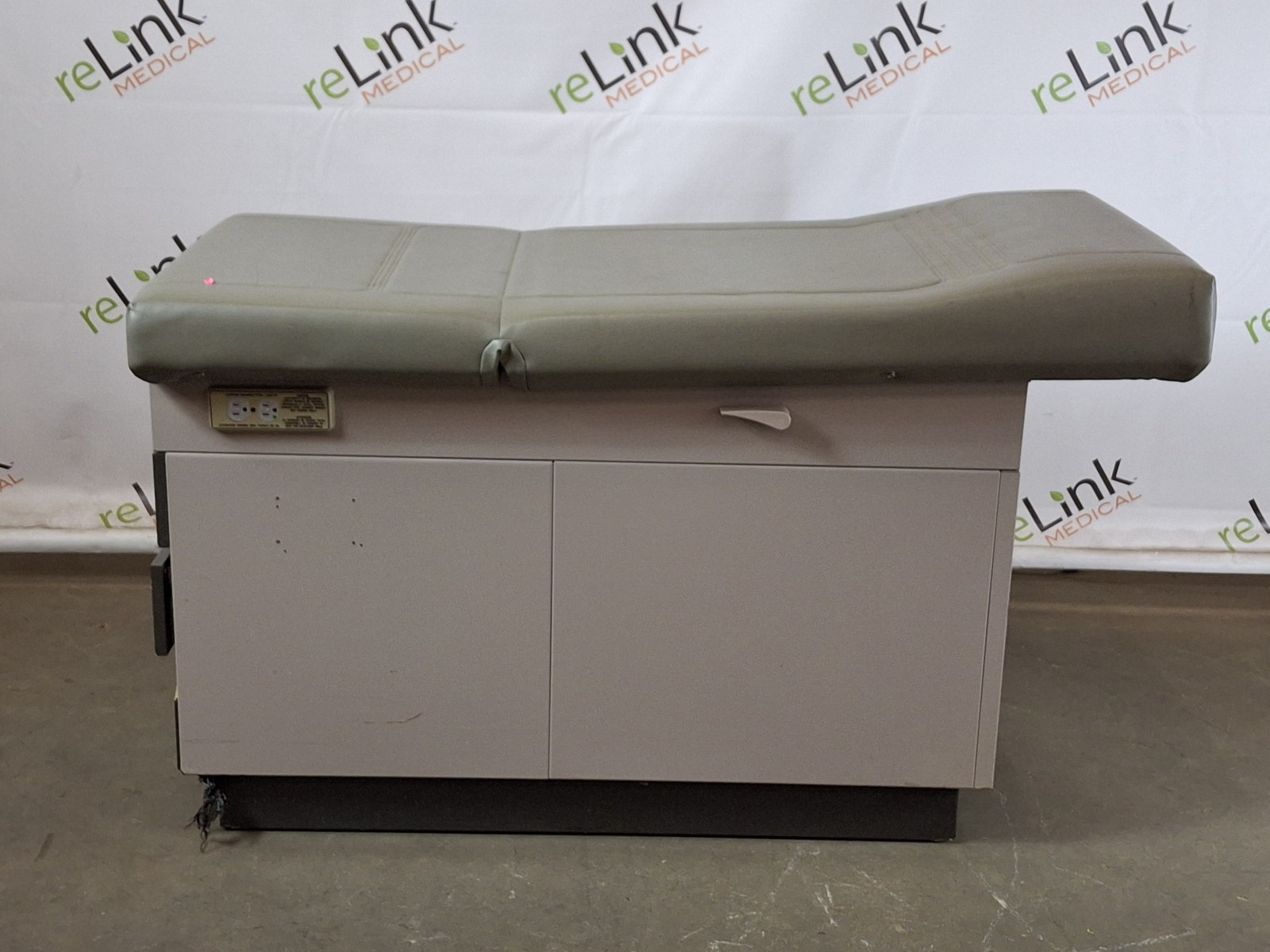 Ritter 104 Exam Table