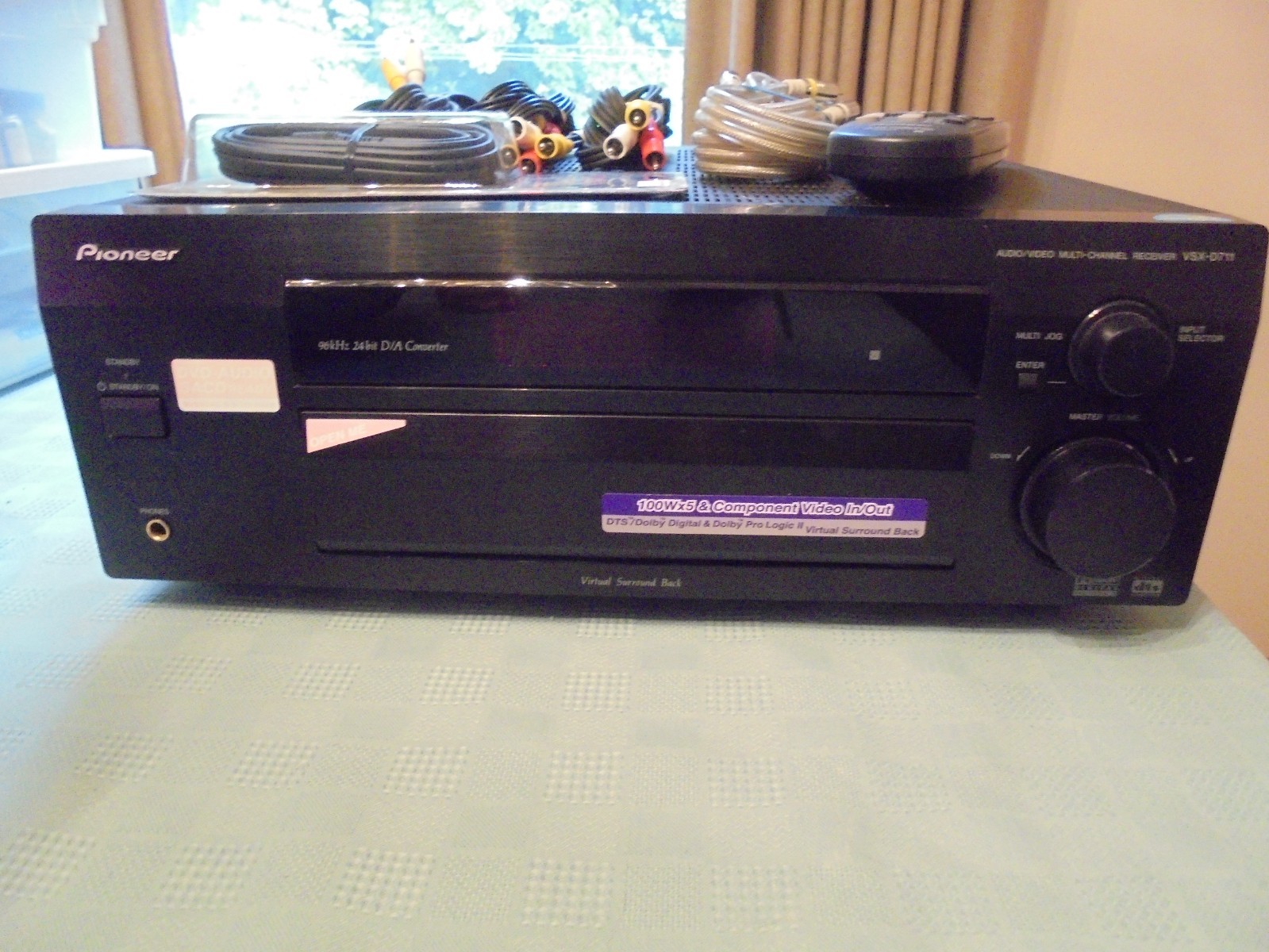 PIONEER VSX-D711 - 5.1 Channel Home Theater A/V Receiver bundle w/remote & cords