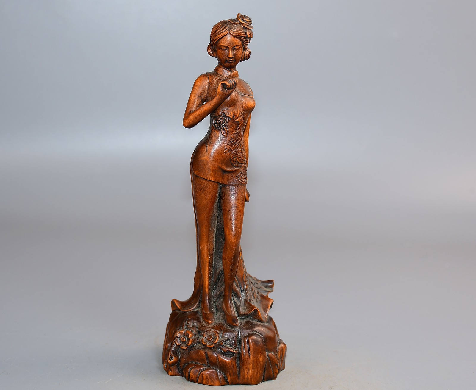 Exquisite Boxwood Phoenix Beauty Ornament
