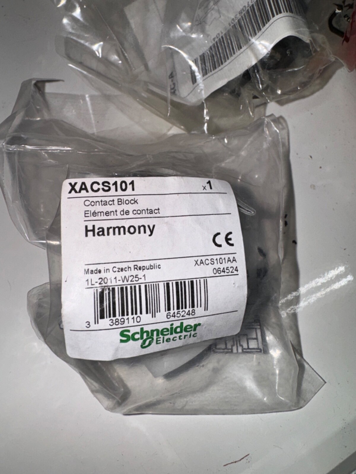 Scneider Electric XACS101 Contact Block. Free Shipping..