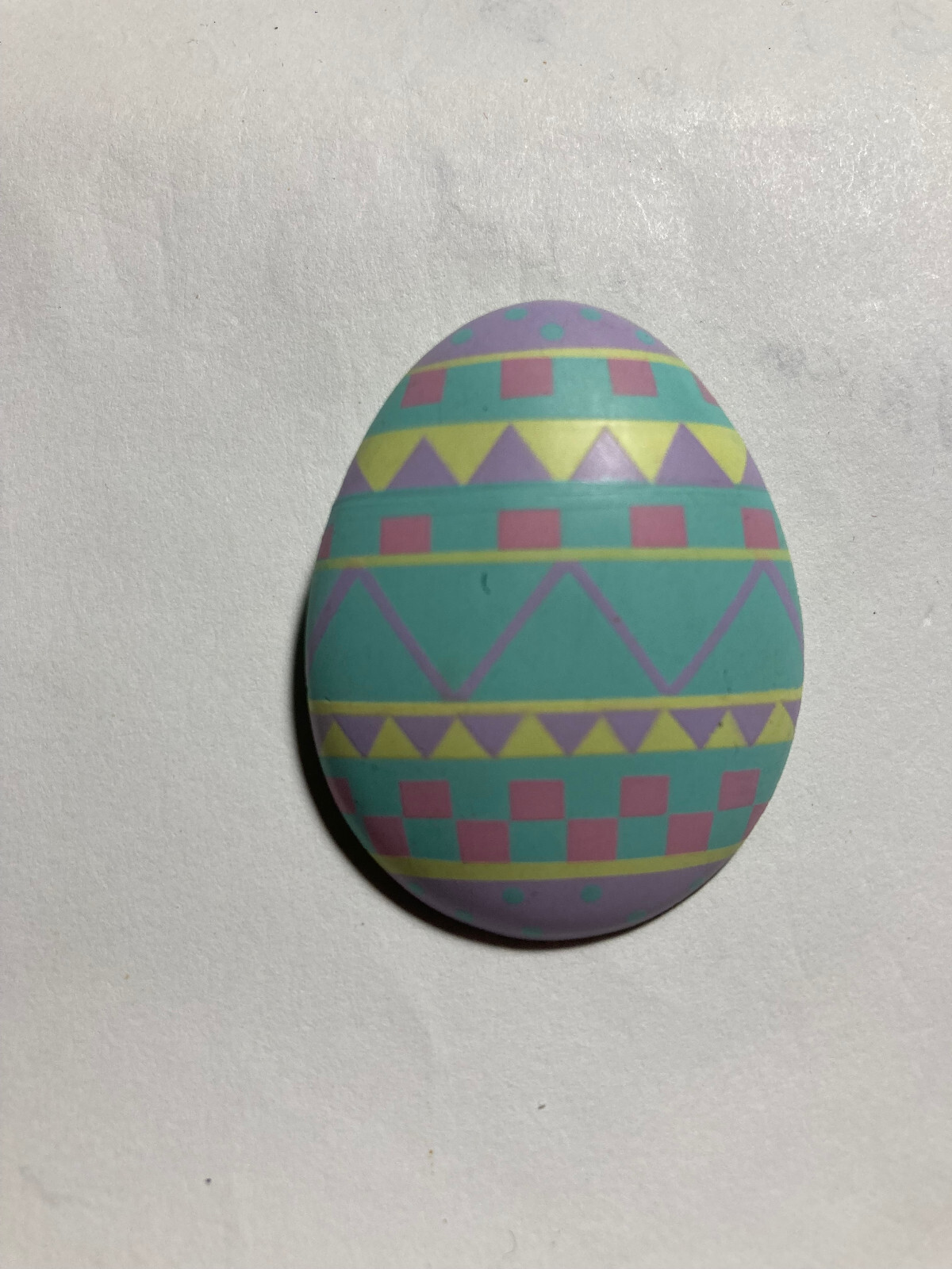 1987 Hallmark Easter Lapel Pin Pastel Egg Geometric Pattern NICE
