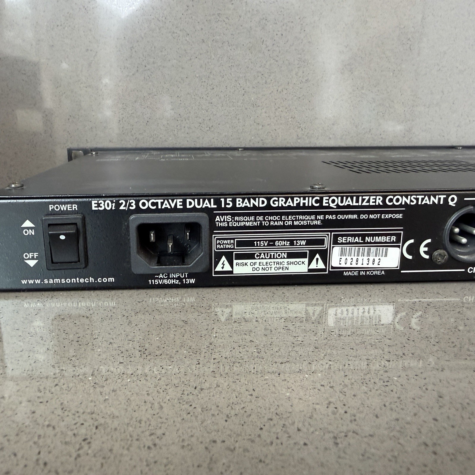 Samson E30i Dual 15 Band Graphic Equalizer Constant Q Rack Mount EQ XLR 1/4”