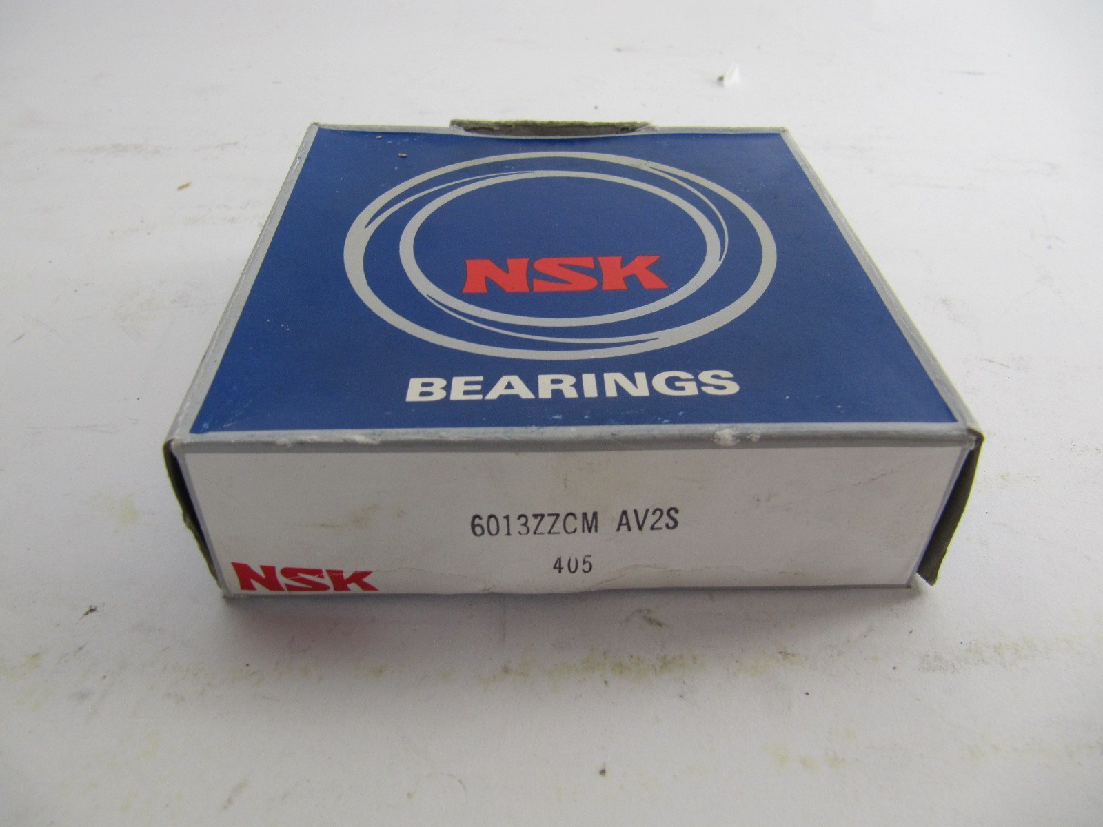 New NSK 6013ZZCM AV2S Roller Bearings