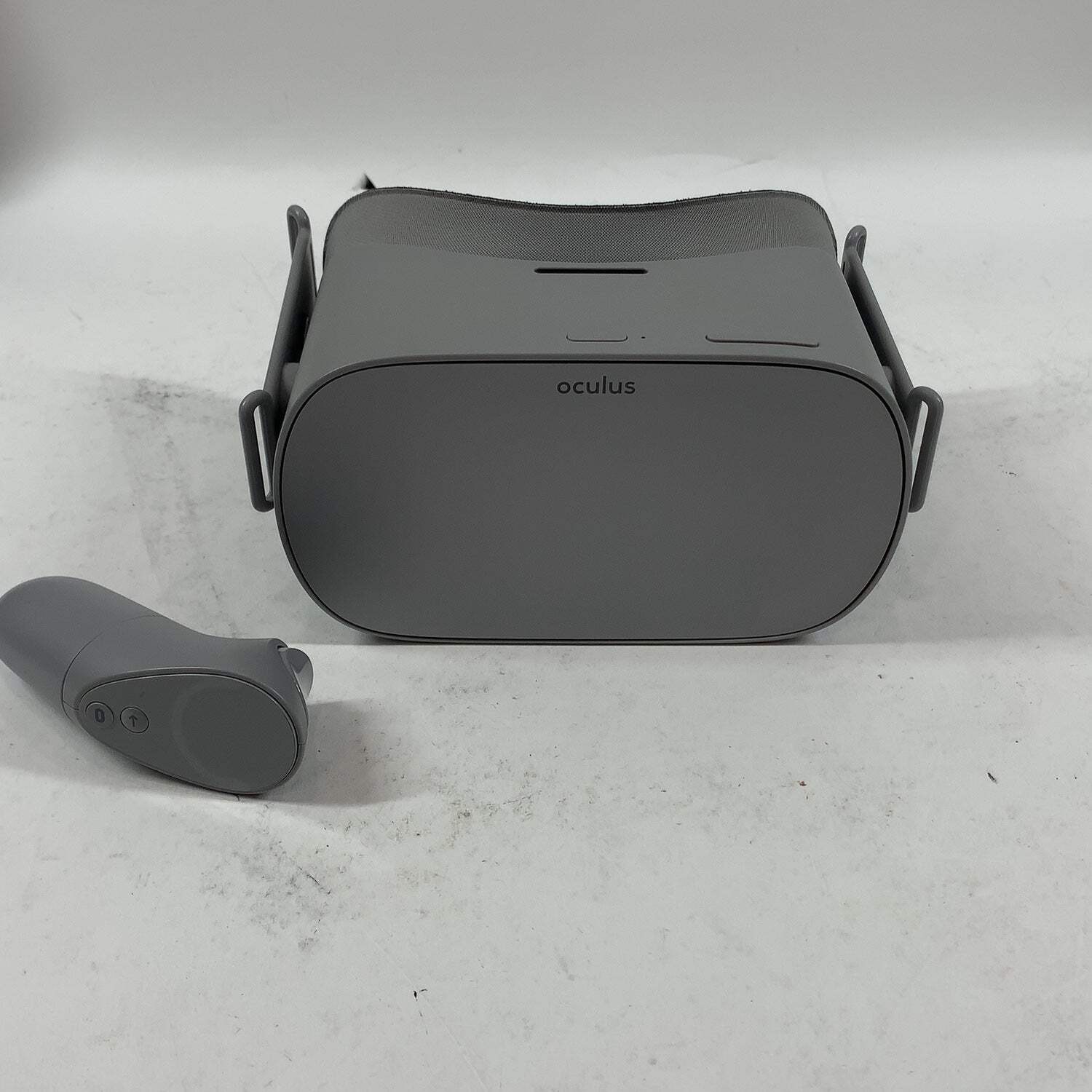 Oculus Go 32GB Standalone All-in-One VR Headset 301-00102-01