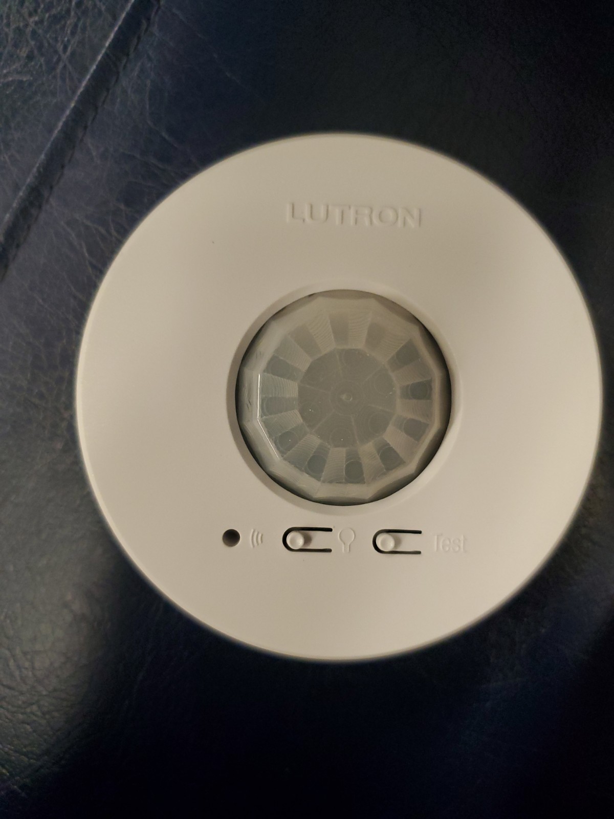 LUTRON LRF2-OCR2B-P-WH 120V Wireless Ceiling Sensor - White