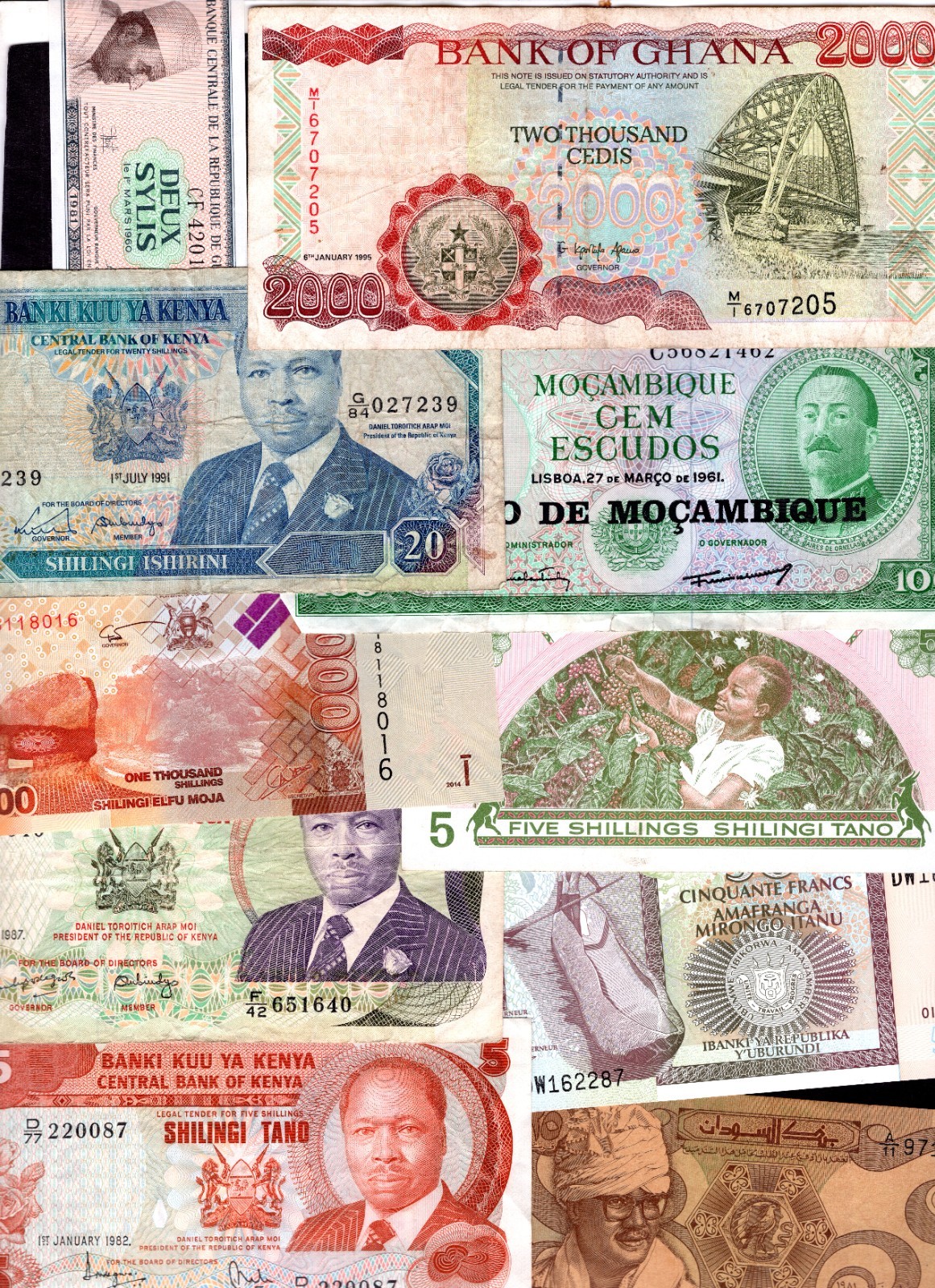 Africa. 100 banknotes. DY23744
