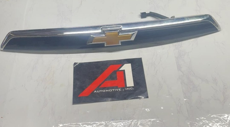 2016-2017 CHEVY EQUINOX Rear Liftgate Garnish Chrome Trim W/Camera OEM