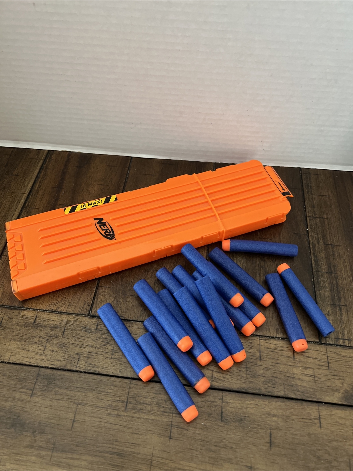 M Nerf 18 Round Magazine Clip With 16 Darts EUC
