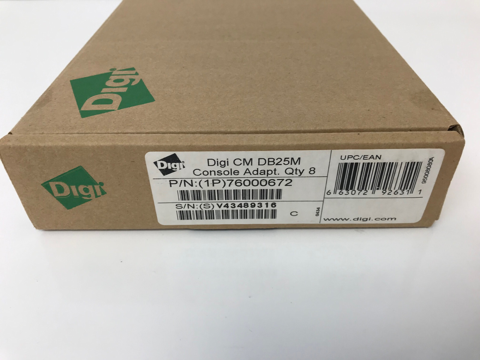 DIGI 76000672 CM DB25M CONSOLE ADAPTER QTY 8 IN BOX 63000076-01 NEW OPEN BOX