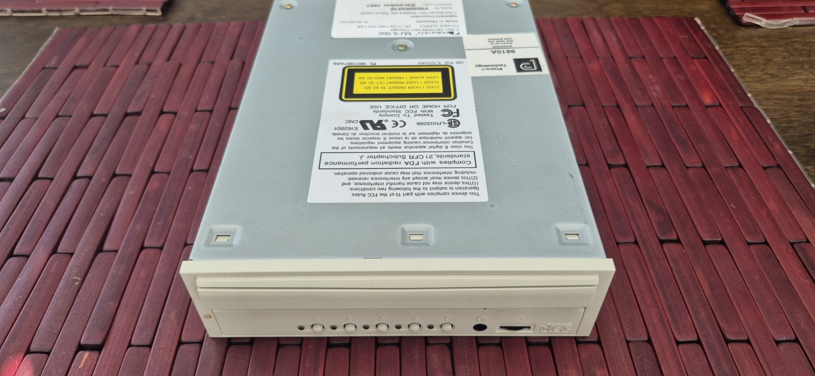 Nakamichi MJ-5.16si CD 50-pin SCSI 5 Disc Changer IDE Drive , Powers On