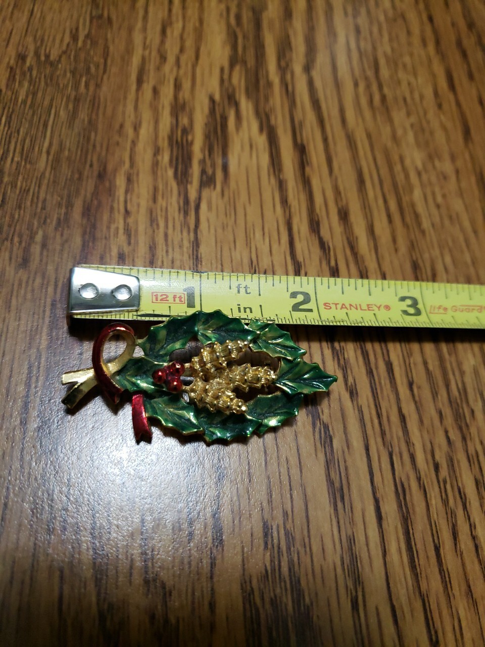 Vintage GERRY's Brooch Gold Tone Holly Leaves with Red Ribbon Enamel Vintage VGC