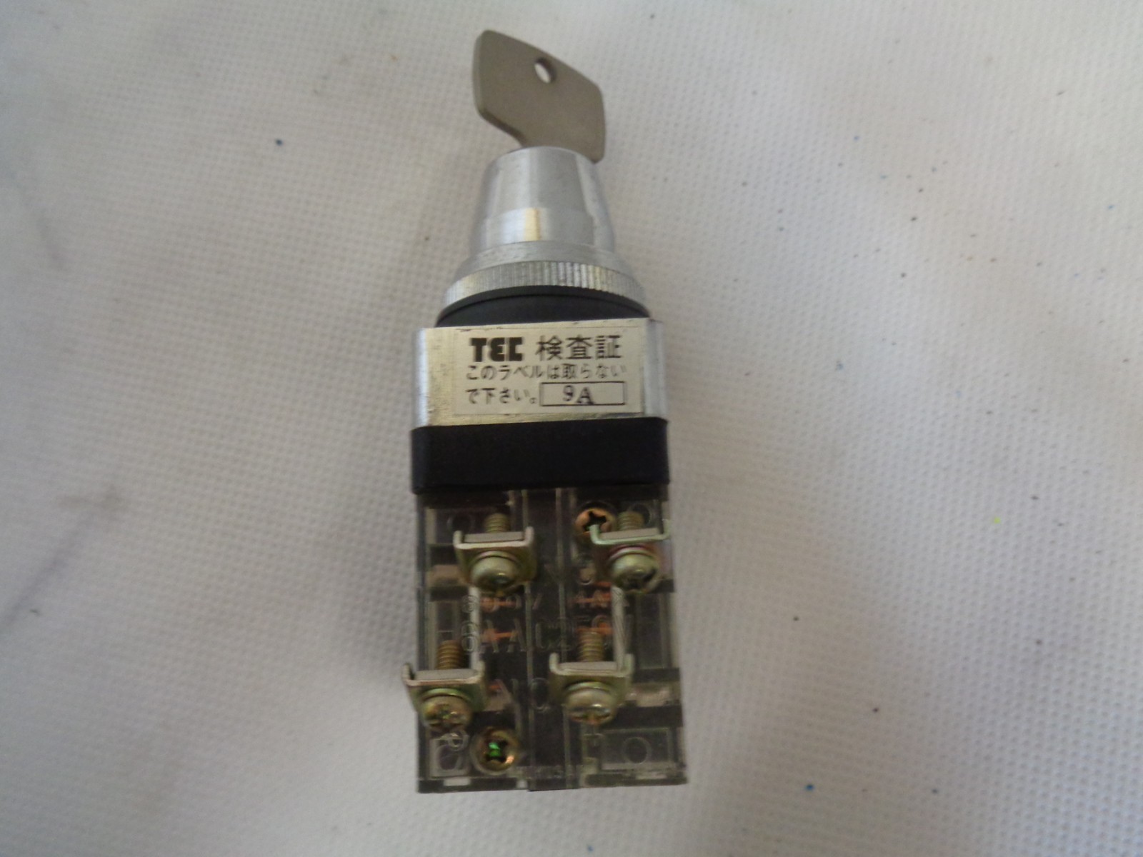 NEW TEC KOKUSAI 41-10441 2 POSITION KEYED SELECTOR SWITCH 3K