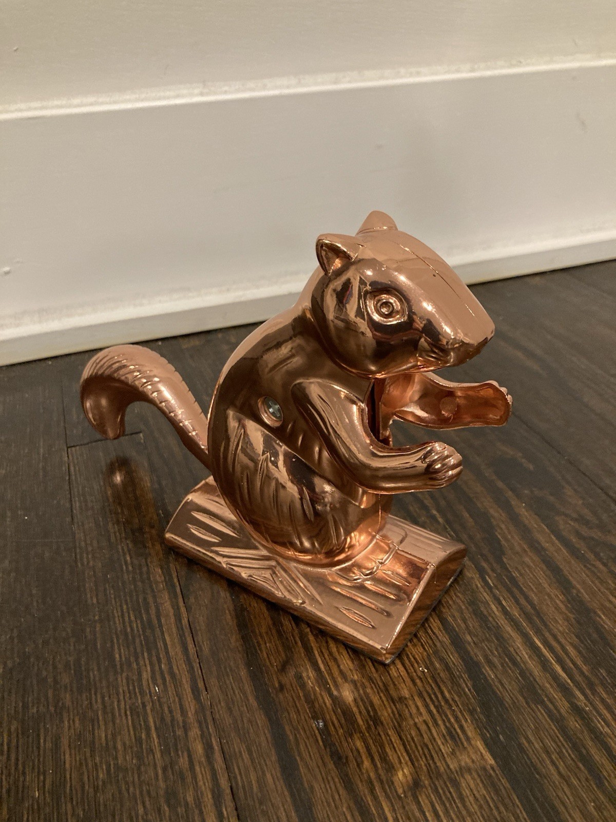 dci Copper Squirrel Nutcracker - NEW