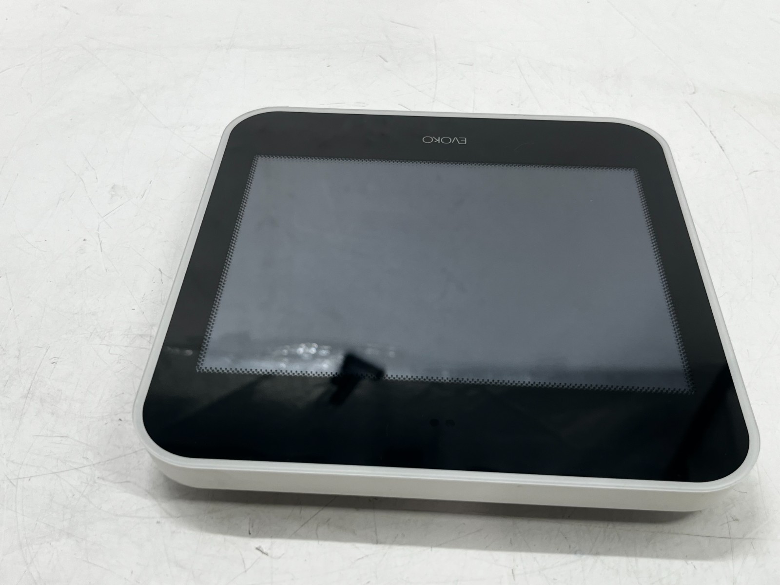 Evoko Liso ERM2001 Room Booking Touch Panel Display