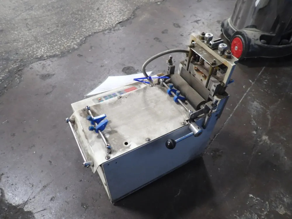CWP INDUSTRIES TABLE TOP STRIP CUTTER 01251120270