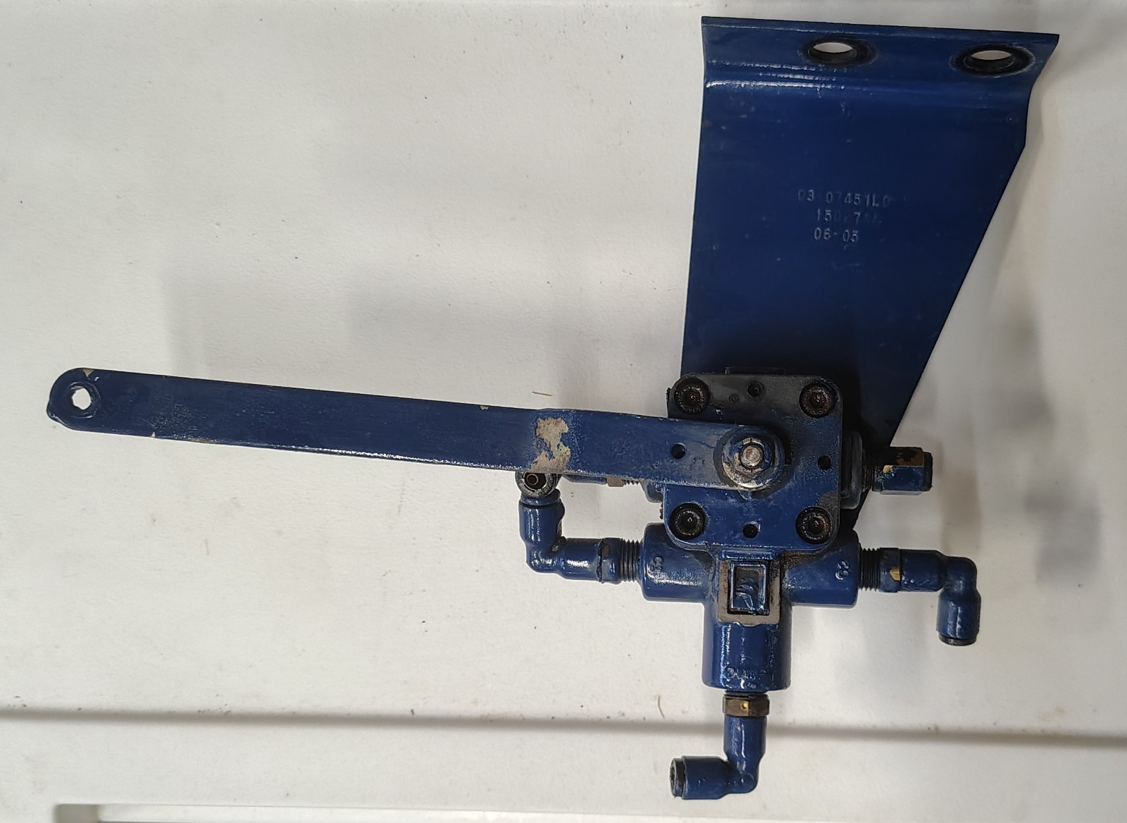 PETERBILT 03-07451L BRACKET-HCV FRAME RR MTD STL WITH AIR VALVE TAG 931