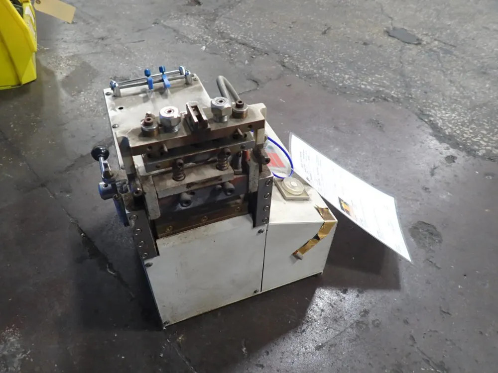CWP INDUSTRIES TABLE TOP STRIP CUTTER 01251120270
