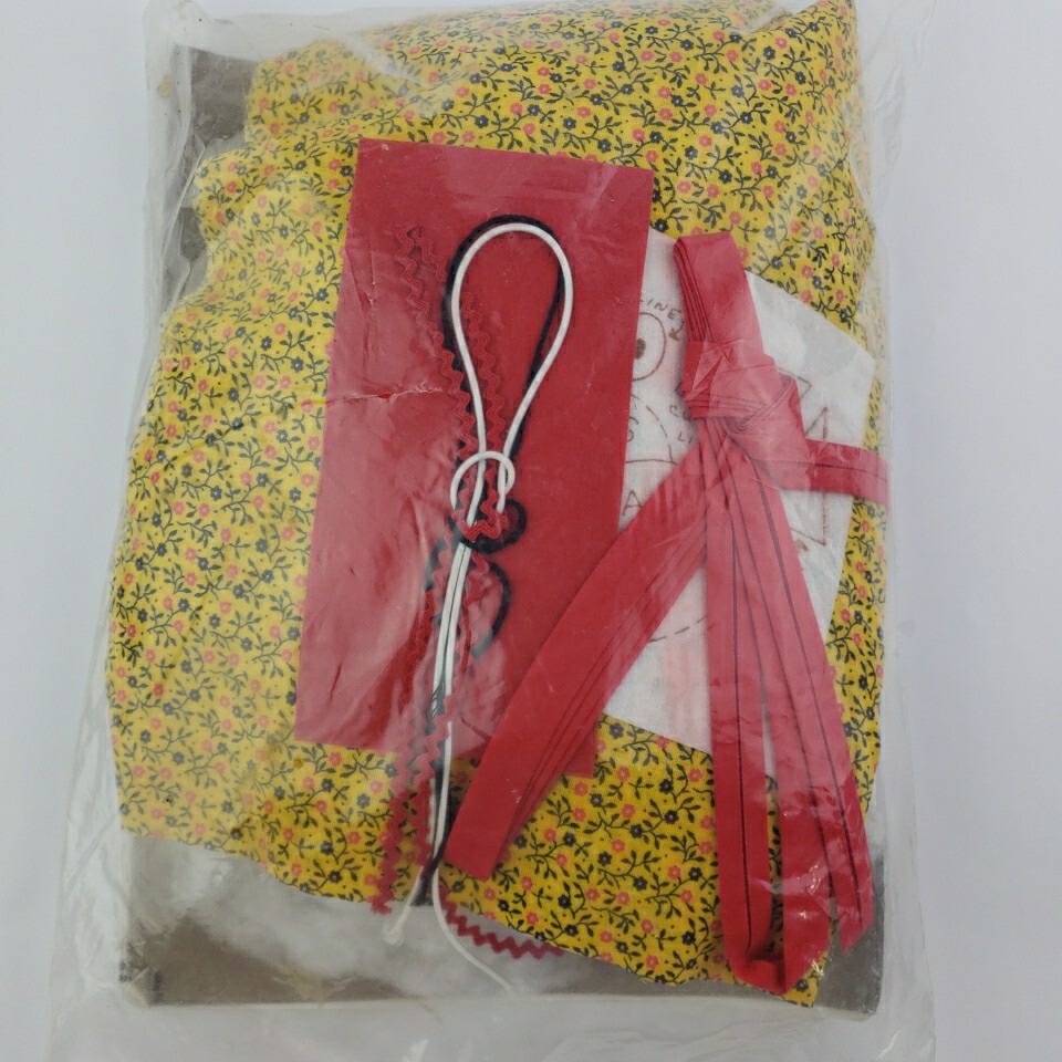 Tradition Today LOLO Bags - Spry As A Hen Pincushion Sewing Kit 1978 Vintage NIP