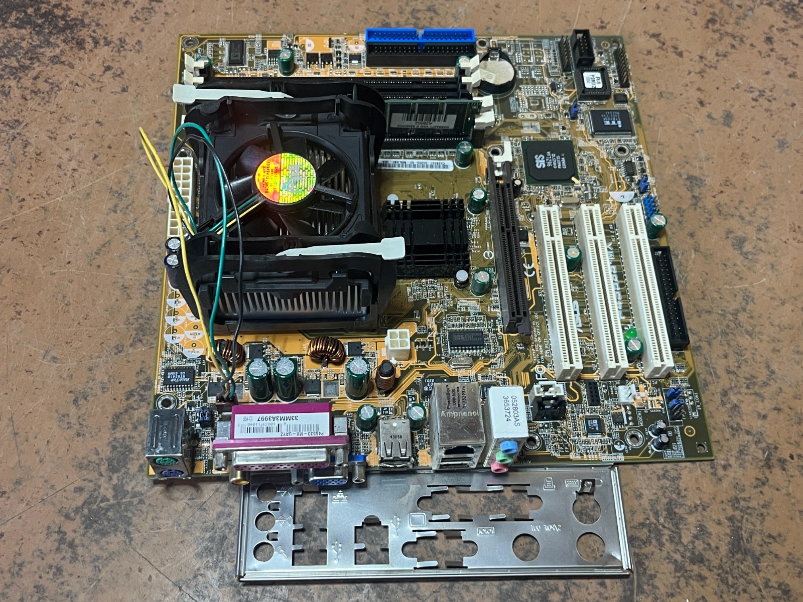 Vintage ASUS P4S533-MX w/ Socket 478 Intel Pentium 4 2.4 GHz 256MB Ram