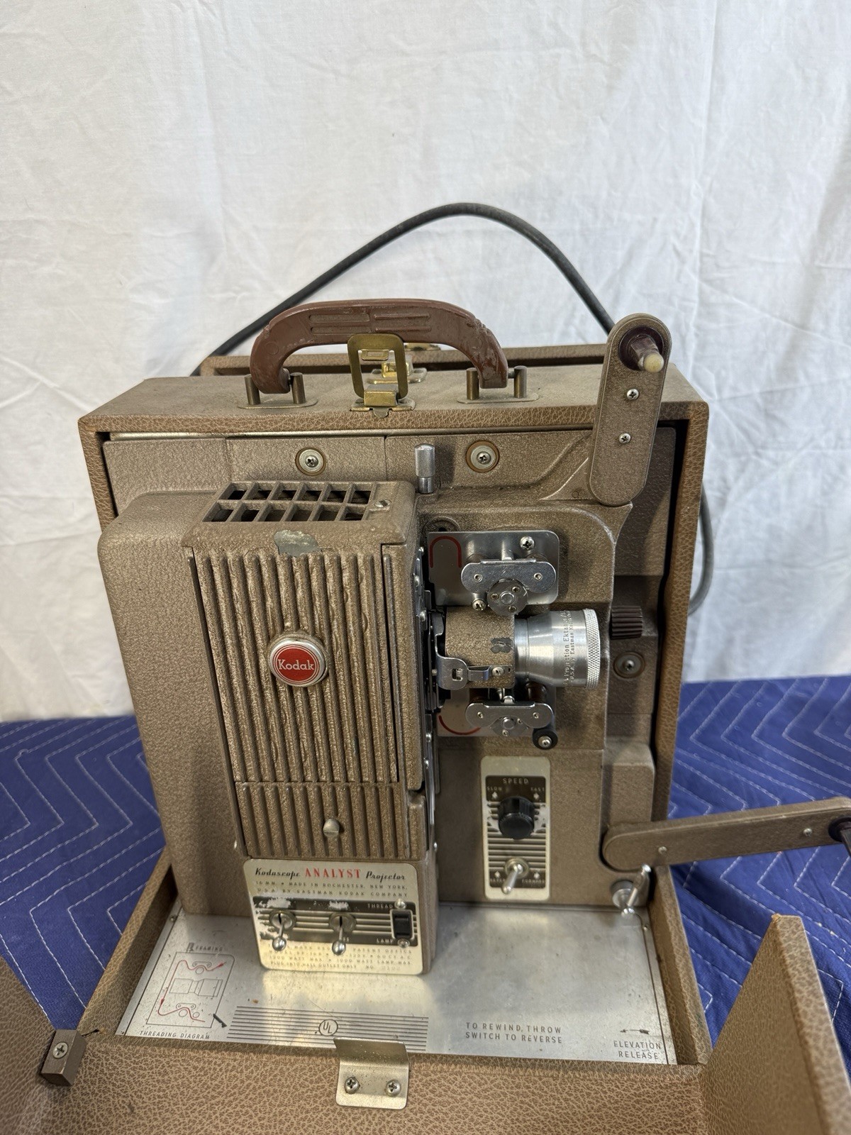 Vintage Kodak Kodascope Analyst 16mm Movie Projector Model BP-16R With Case