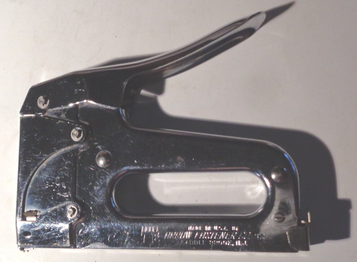 Nice Vintage Arrow T-18 Staple Gun for Tacking Wire & Cable