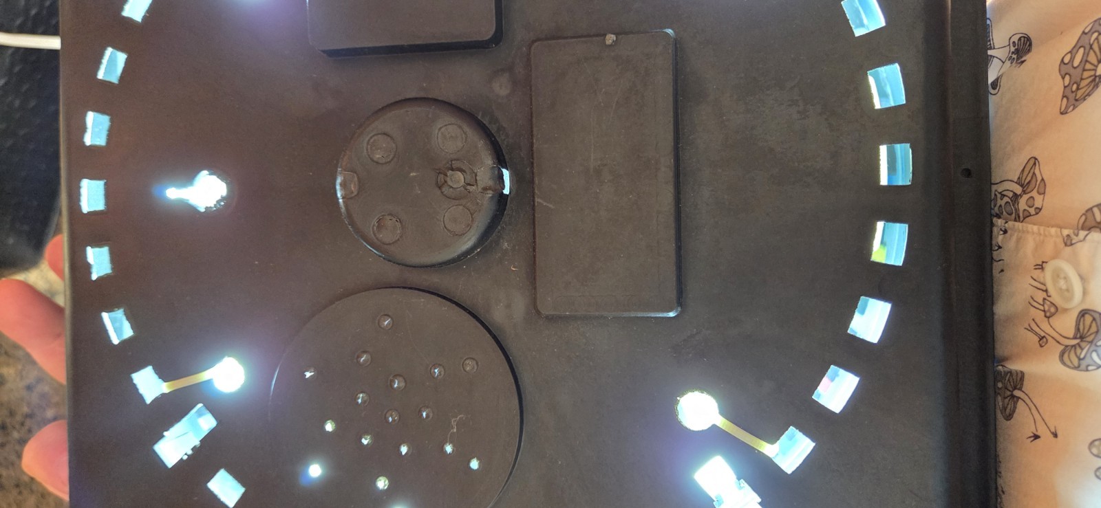 Vintage Wolf Mirror Starburst Motion Light. Plug In. Tested. 13" x 13"