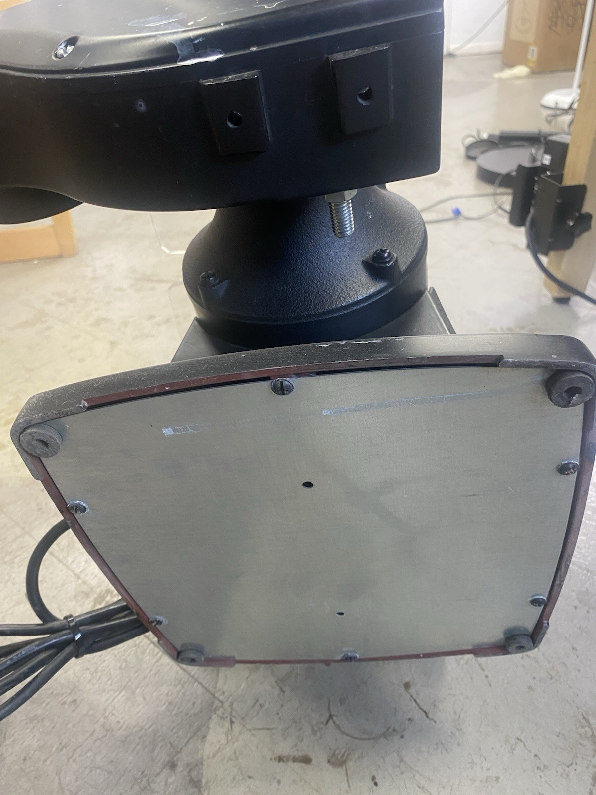 Dayton 7 Bench Grinder 1/2