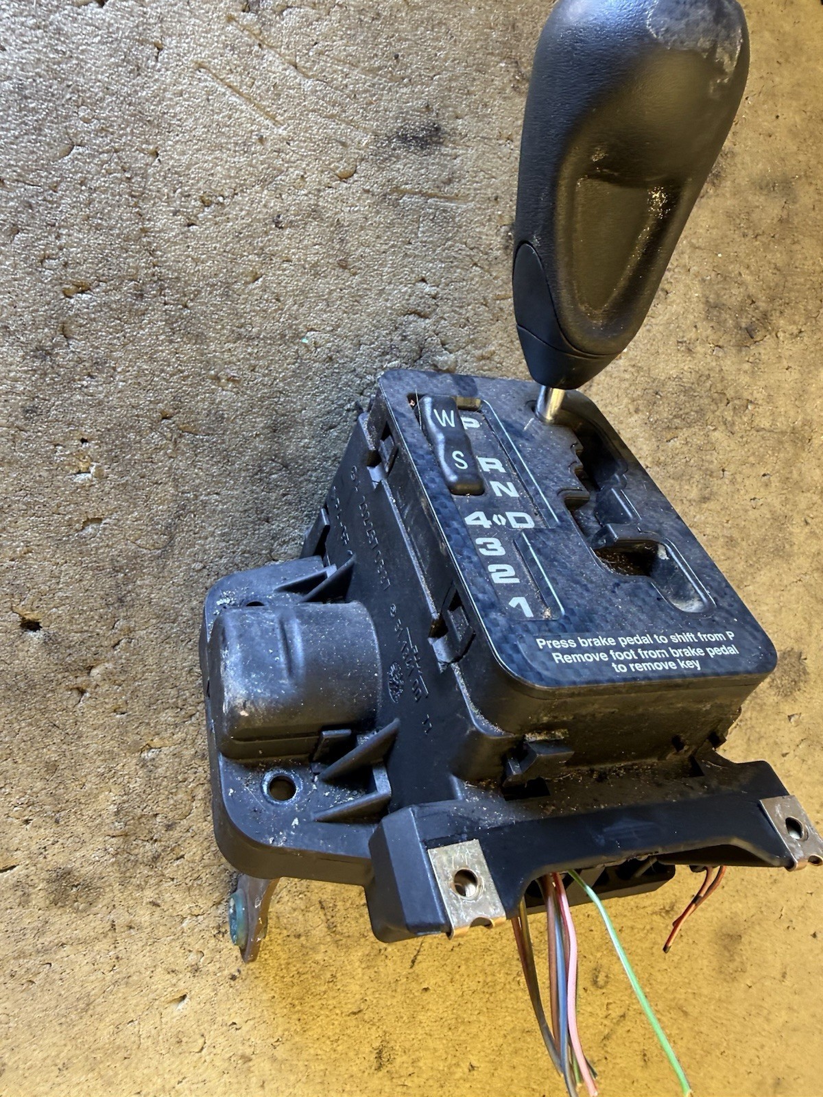 96-02 Mercedes R170 SLK230 Floor Gear Shifter Selector Assembly A2022670537 Oem