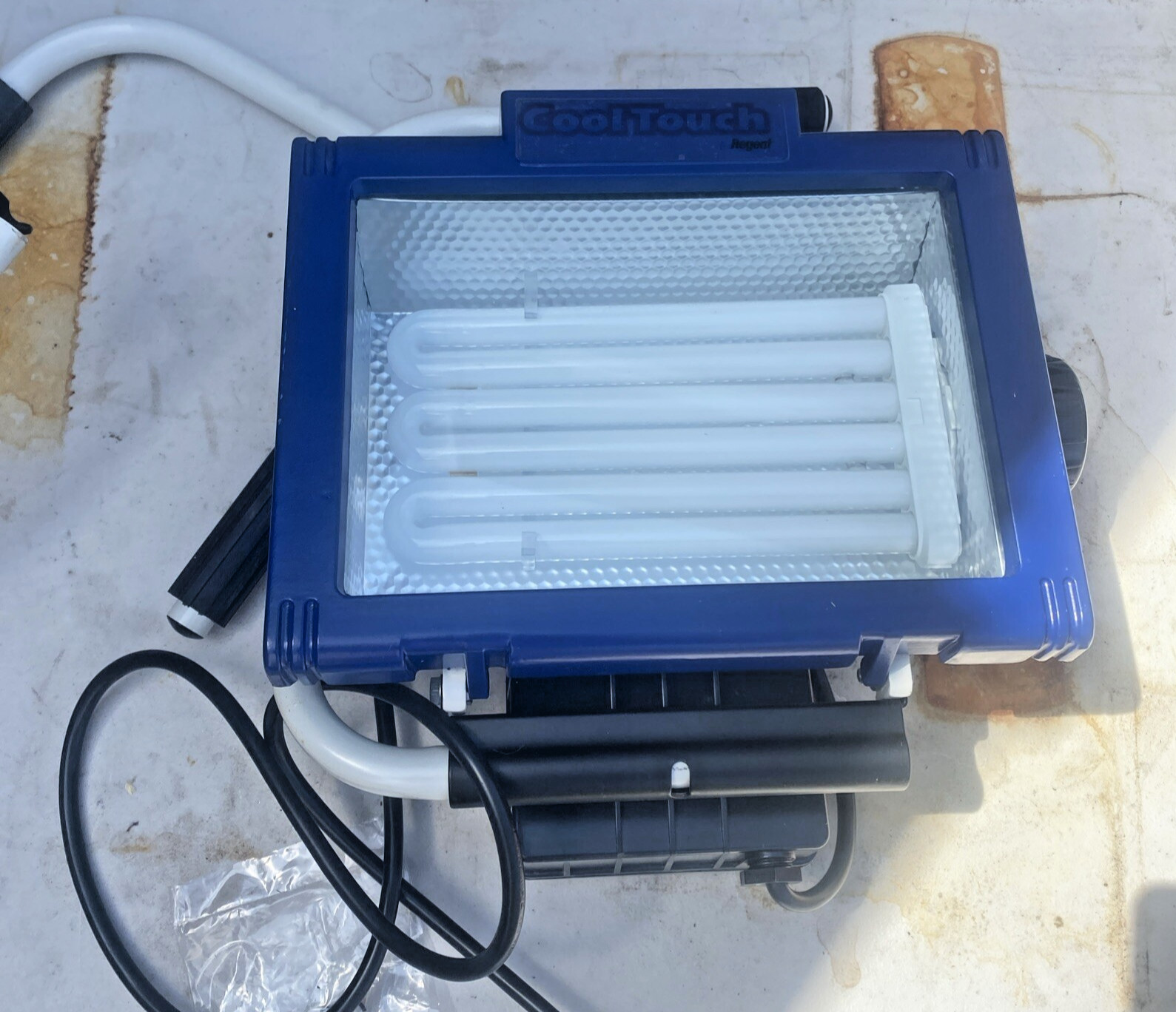 Regent Work Light Cool Touch Wet Locations Portable Halogen Floodlight Project