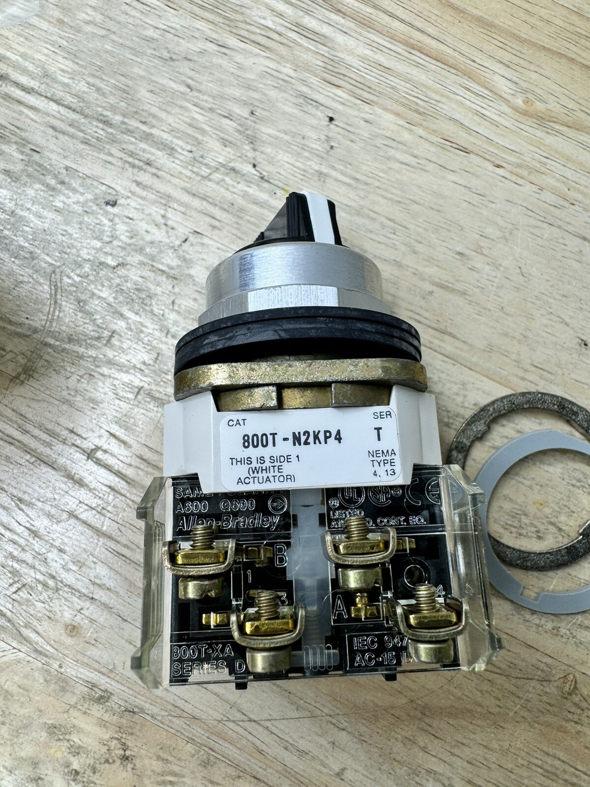 Allen Bradley 800T-N2KP4B Selector Switch 4 Position New Open Box