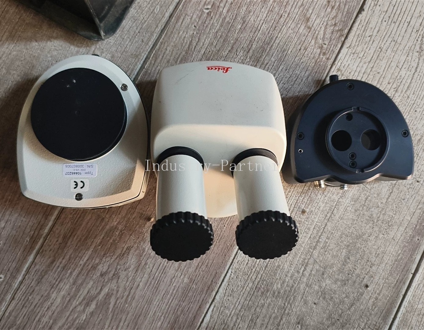 Leica10446618 Microscope Binocular Tube with Leica 2 Adapter & 10446237 IC A.