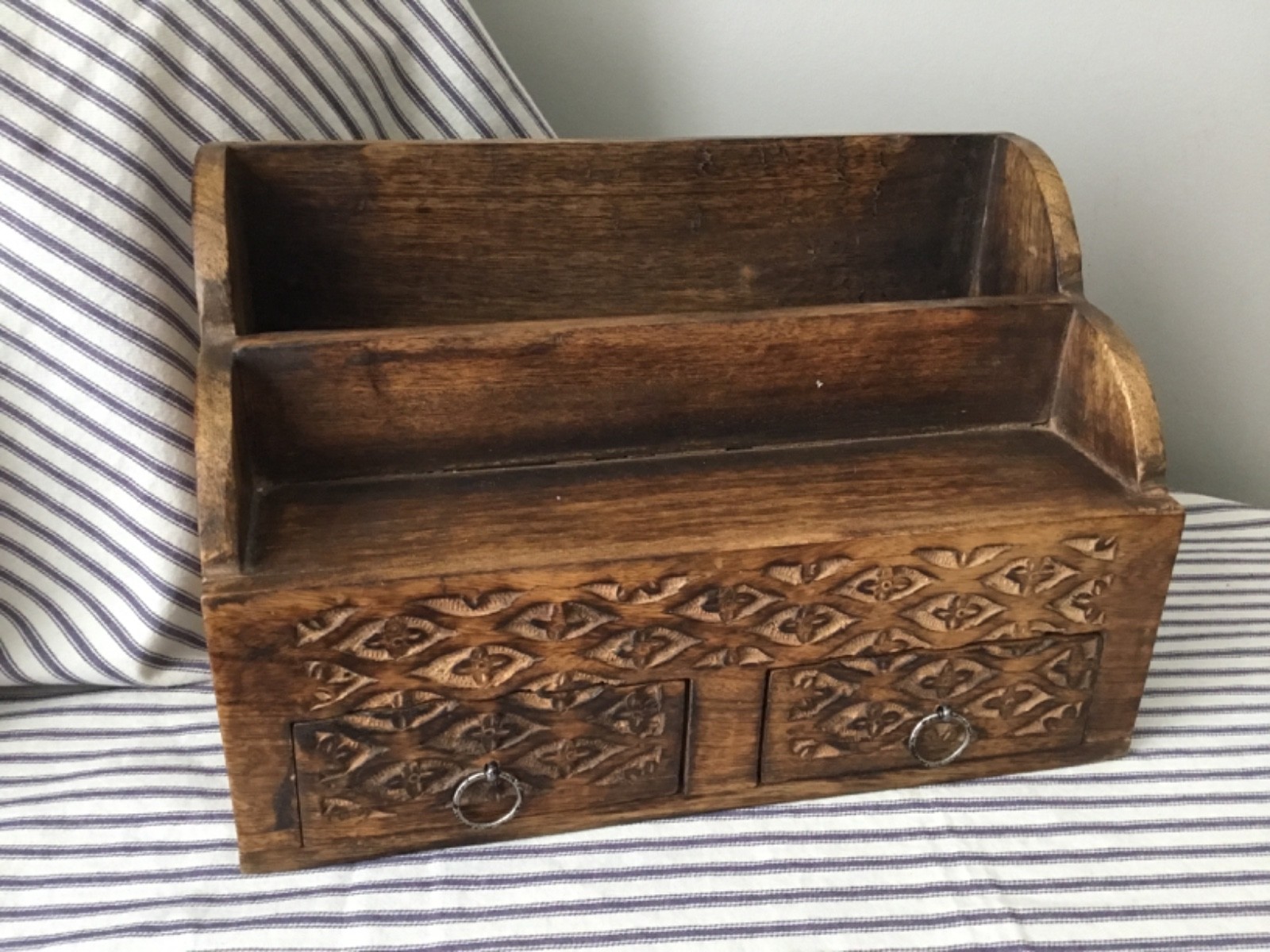 Vtg  WORN SHABBY CARVED 12x6x8 Letter  Holder Stationery DESK ORGANIZER 1970-80s
