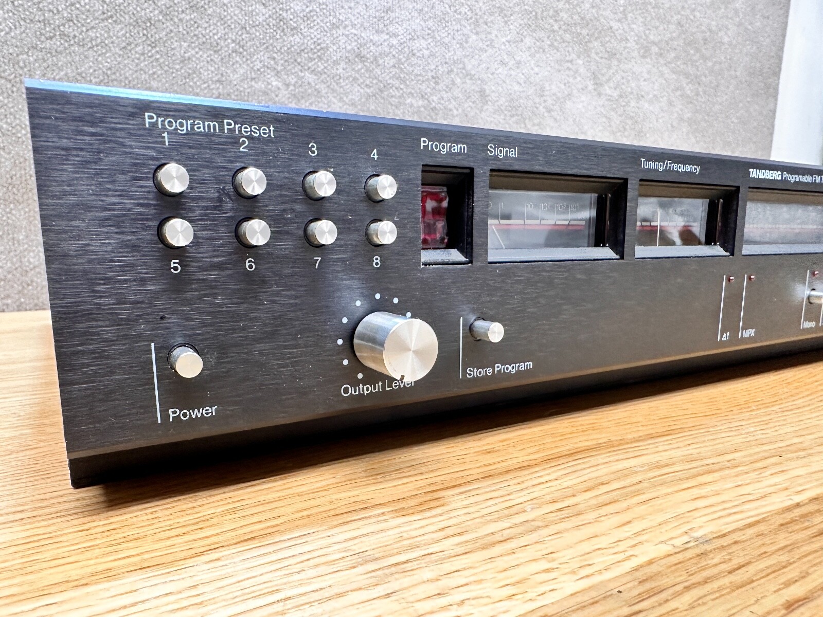 TANDBERG 3011 FM TUNER