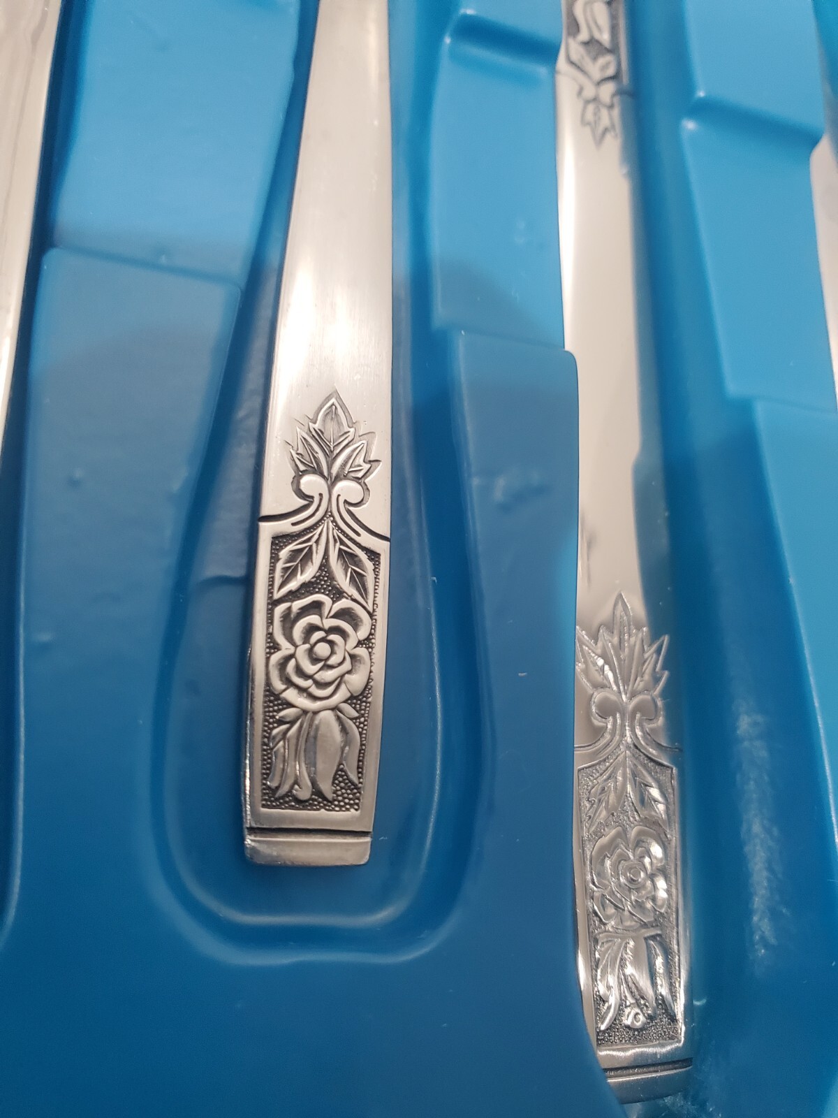 Crown One Young Rose 50 Piece Flatware